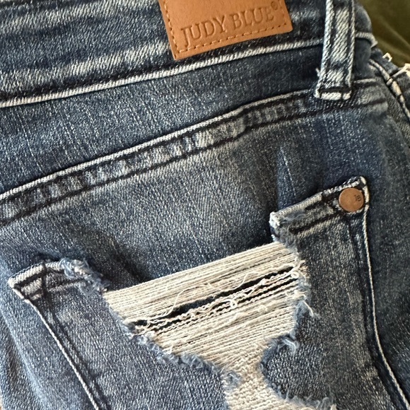 Judy Blue jeans - Picture 2 of 15